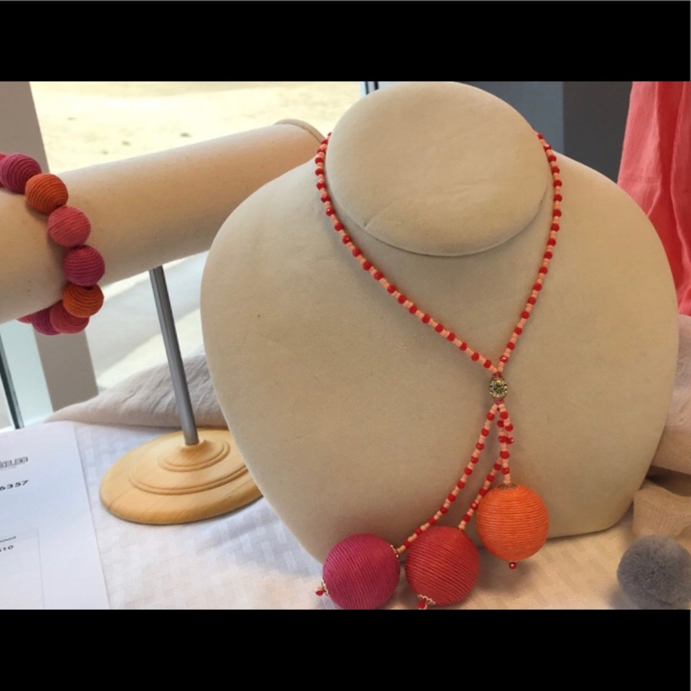 Such a FUN SET! Necklace and Bracelet included!